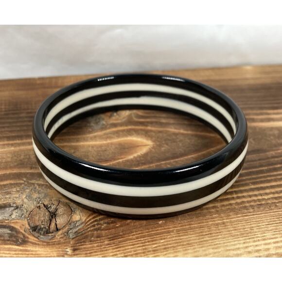 Vintage 60’s Black and White Lucite Op Art Bangle Bracelet 8” - Picture 1 of 6